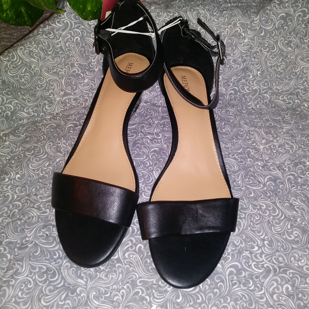 ❗NWT❗Black Merona wedge heels Sz. 9